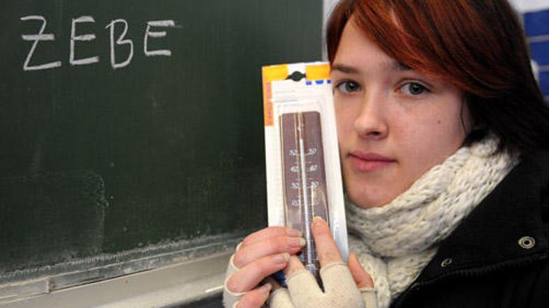 Dijaki dobesedno zmrzujejo v učilnicah.