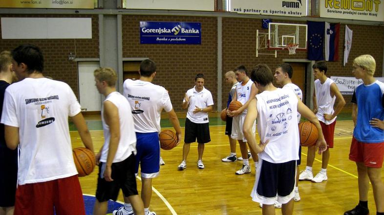 Tako triglavani kot Šenčurjani se bodo prvič v novi sezoni predstavili v petek v