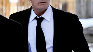 Charlie Sheen bo razkril vse skrivnosti s snemanja. (Foto: EPA)