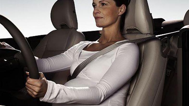 Ne samo, da morajo nosečnice uporabljati varnostni pas. Uporabljati ga morajo pr