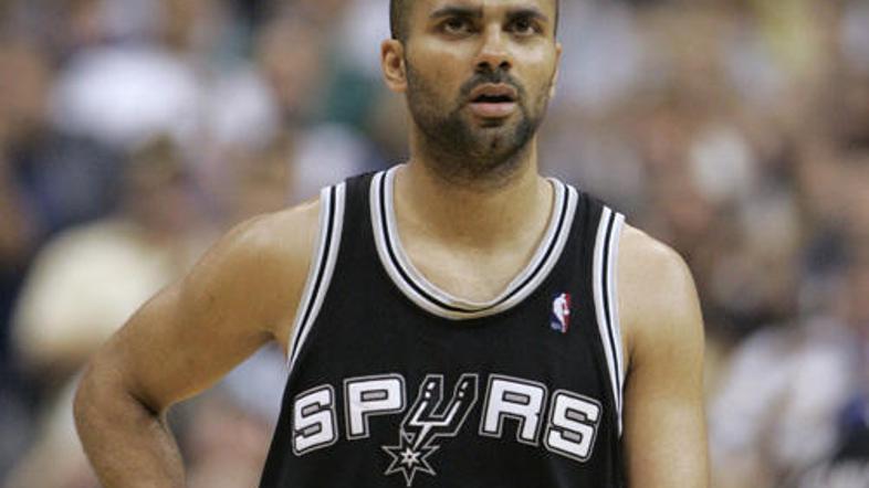 Tony Parker je dosegel skoraj polovico vseh točk San Antonio Spursov.
