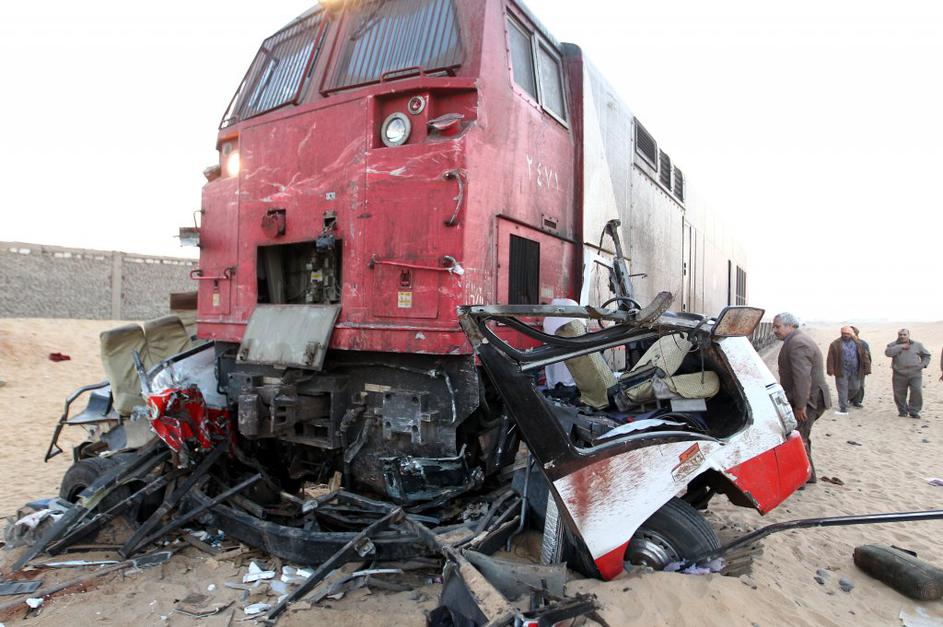 nesreča vlak tovornjak avtobus Egipt Kairo