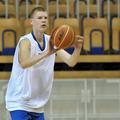 Davis Bertans, prvi trening Olimpije