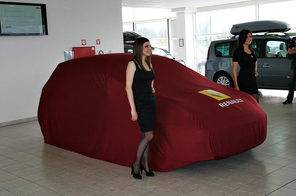 renault clio rs akrapović