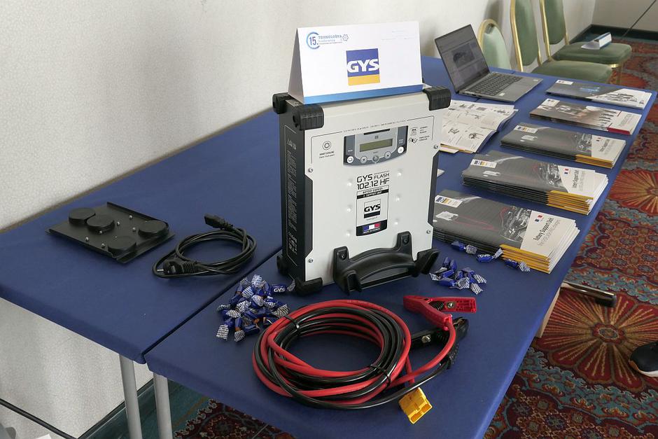 polnilnik akumulatorja, polnilec akumulatorja, GYS | Avtor: Matija_Janežič