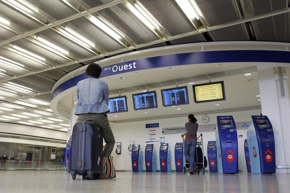 Francija, stavka kontrolorjev letenja, Pariz, potniki, letališče