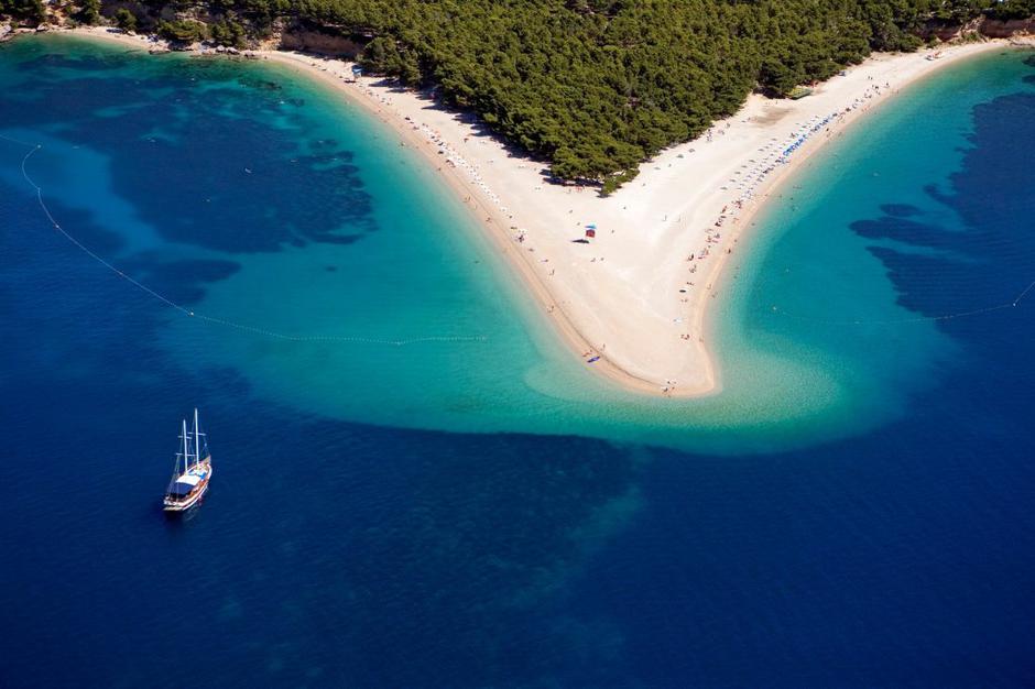 Plaža Zlatni rat Bol na Braču | Avtor: Profimedias