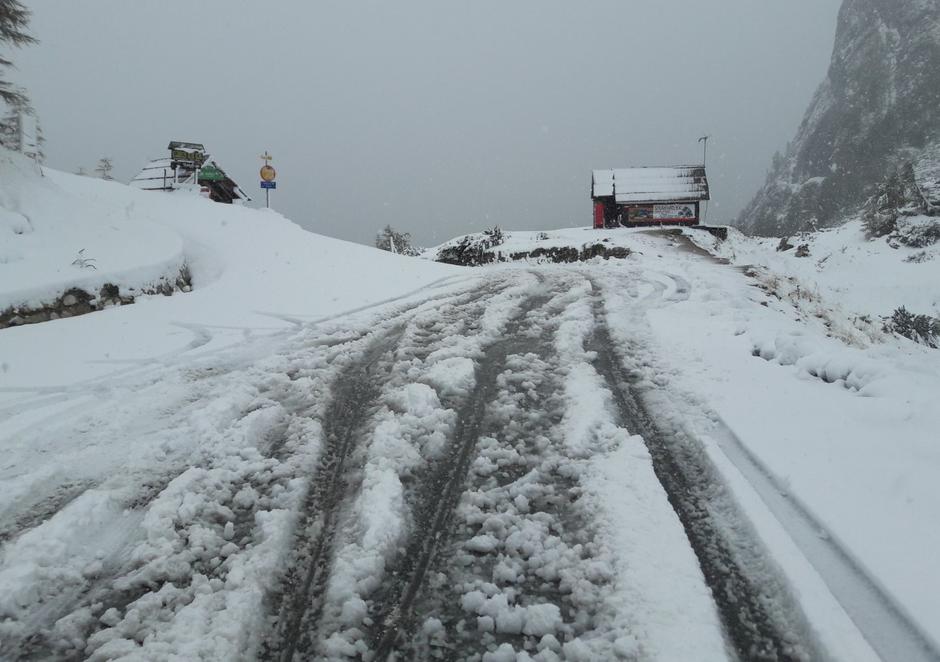 sneg na Vršiču | Avtor: PU Kranj