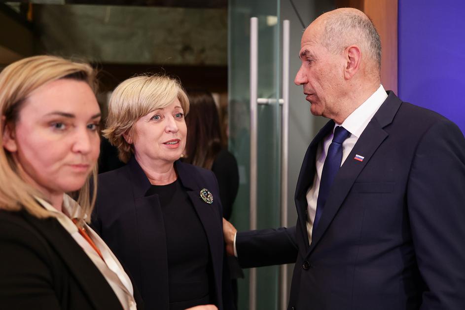 Kristina Hacin, Romana Tomc, Janez Janša