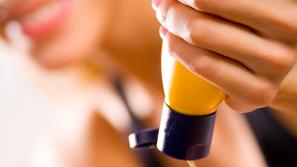 Brezskrbno uživanje na soncu si lahko privoščite le primerno zaščiteni. (Foto: S