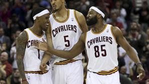 Cavaliers bi utegnila v prihodnji sezoni okrepiti Kyrie Irving in Jan Vesely. (F