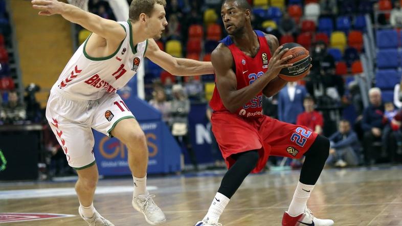 Jaka Blažič Cory Higgins CSKA Moskva Baskonia