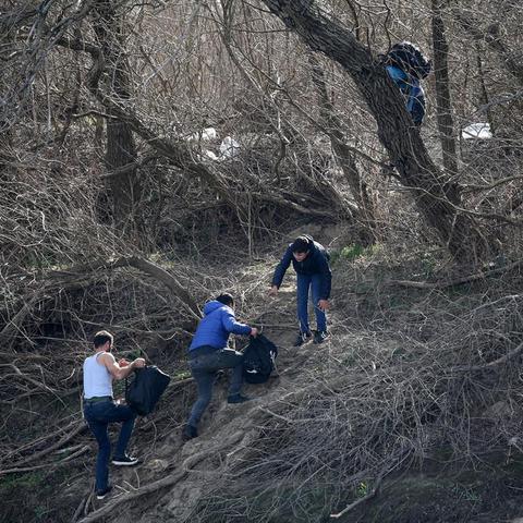 Migranti v Grčiji