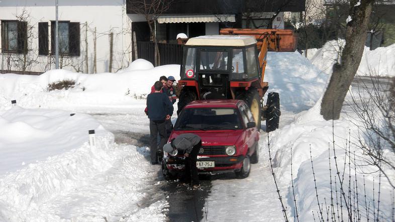 Na pustno soboto so trije mladeniči zaradi neprilagojene hitrosti izgubili oblas