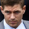 Steven Gerrard se je izognil kakršnikoli kazni. Marsikdo se s tem ne strinja.