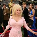 Dolly se financira sama.