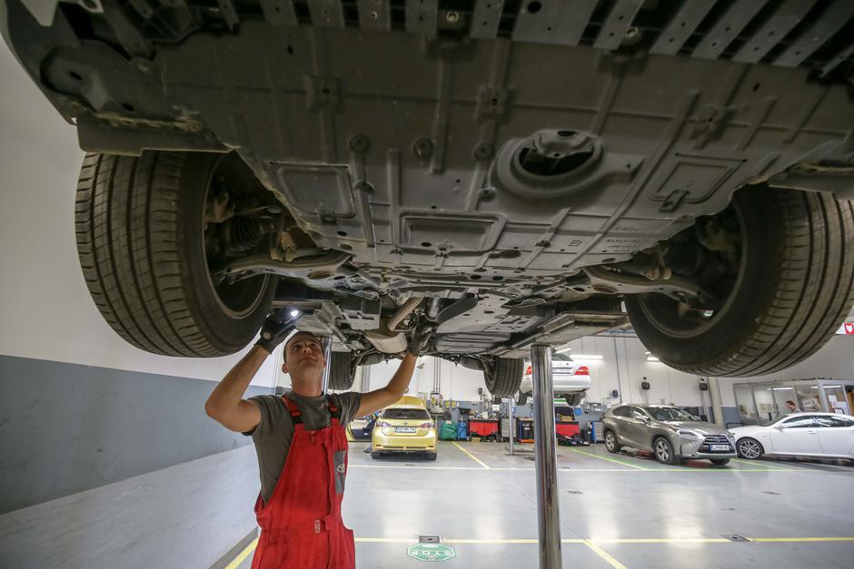 Servis Toyota | Avtor: Saša Despot