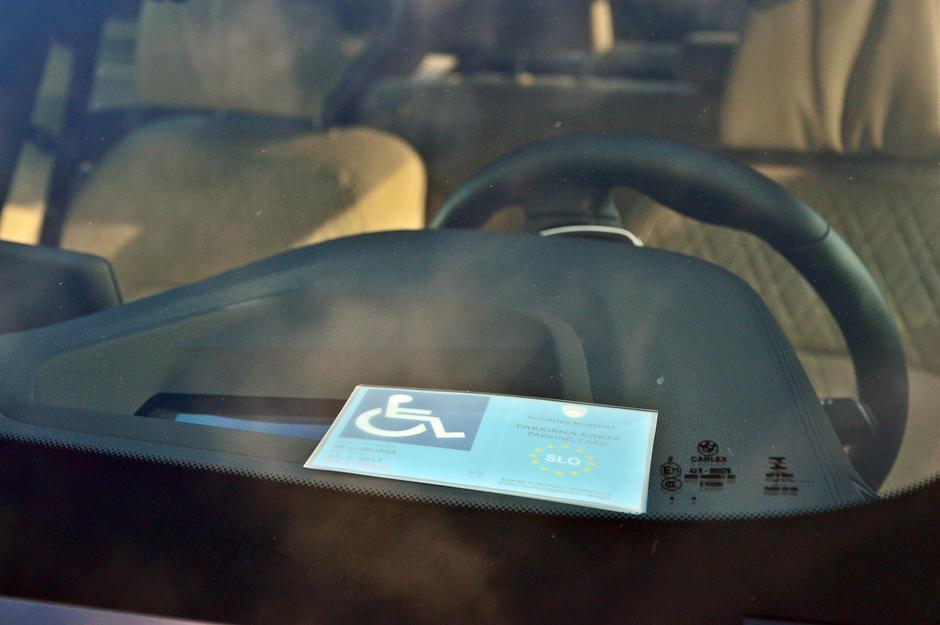 Parkiranje invalidi | Avtor: Andrej Leban