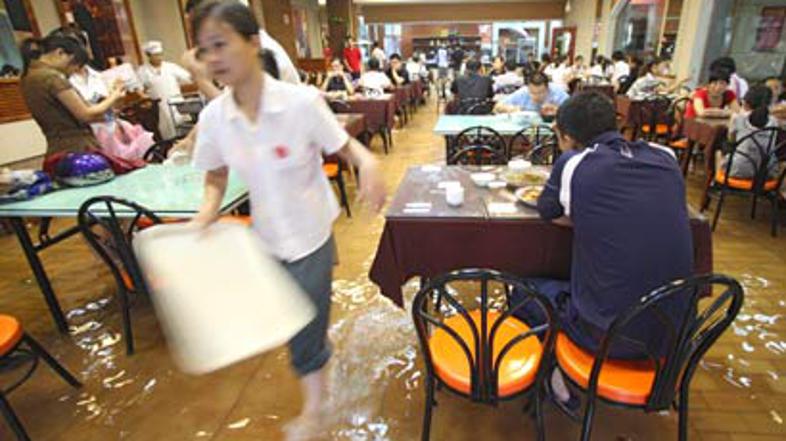 Natakarice morajo biti še posebej pazljive.