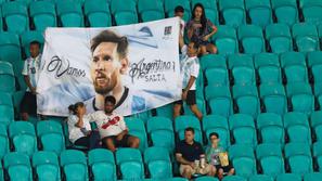 messi tribuna