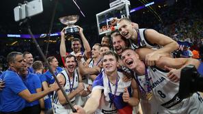 Finale Eurobasket, Slavje
