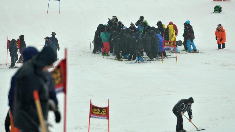 Zlata lisica Kranjska Gora delavci proga priprava 