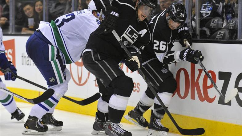 Kopitar Vojnov Los Angeles Vancouver Canucks Kings NHL