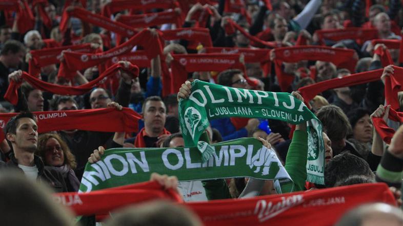 Rdeči šali so prejšnji teden na tekmi med Olimpijo in CSKA preplavili dvorano St