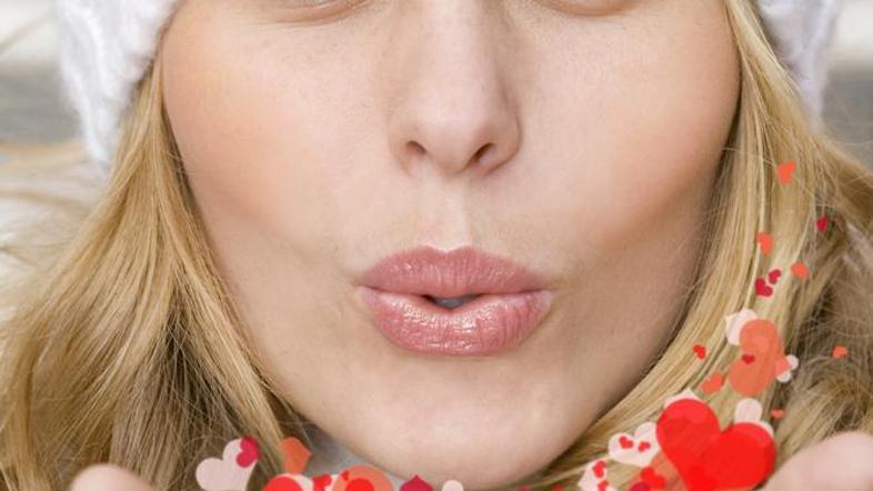 Mononukleoza, znana tudi kot bolezen poljuba, ni nedolžna. (Foto: Shutterstock)