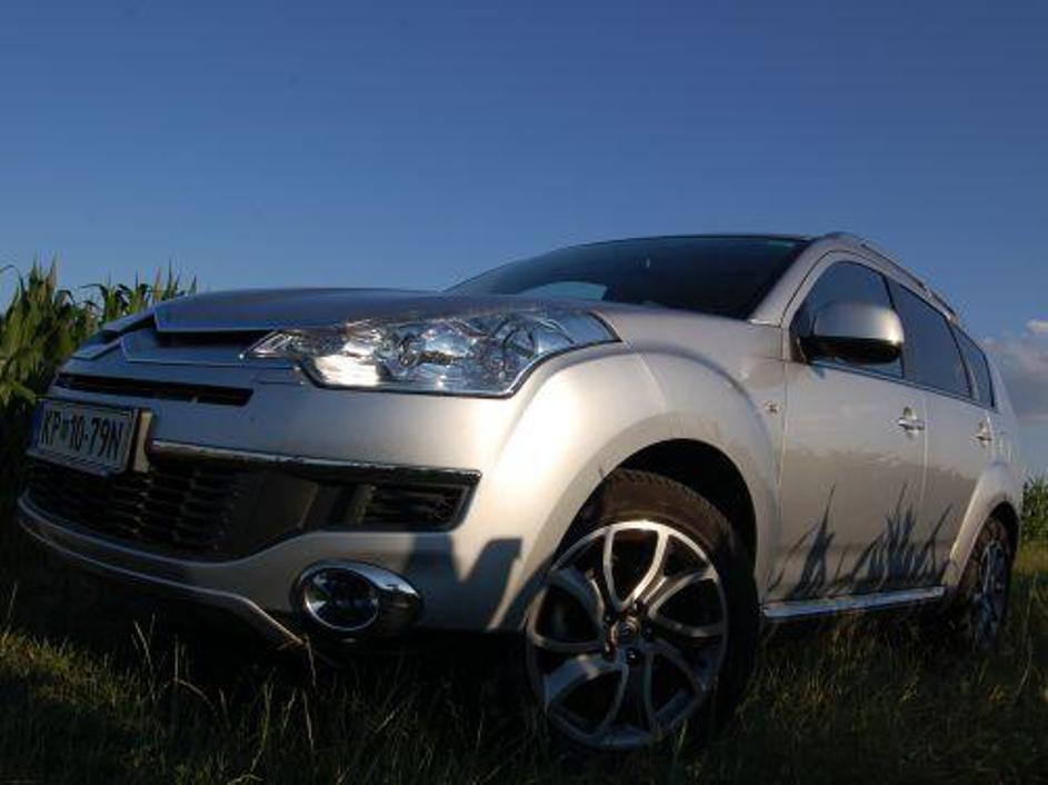 Citroën c-crosser izdelujejo na Japonskem.