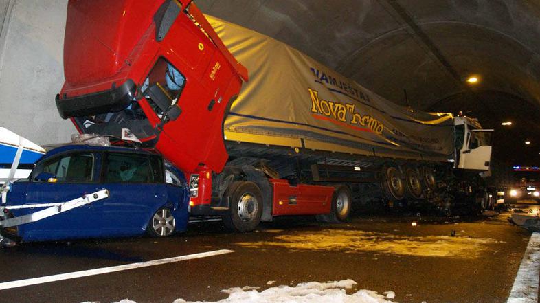 V nesreči leta 2006 so umrli štirje, med njimi dva mladoletna otroka.