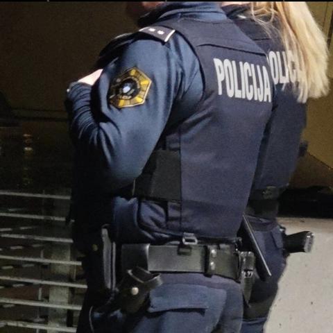 Policija, policist, policistka, policijska patrulja