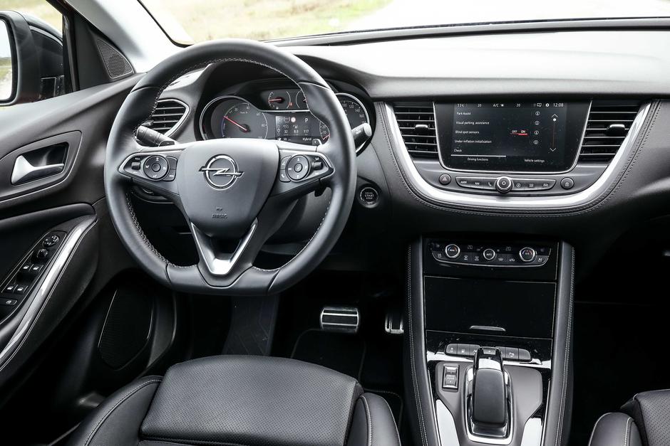 Opel Grandland X Hybrid4 | Avtor: Saša Despot