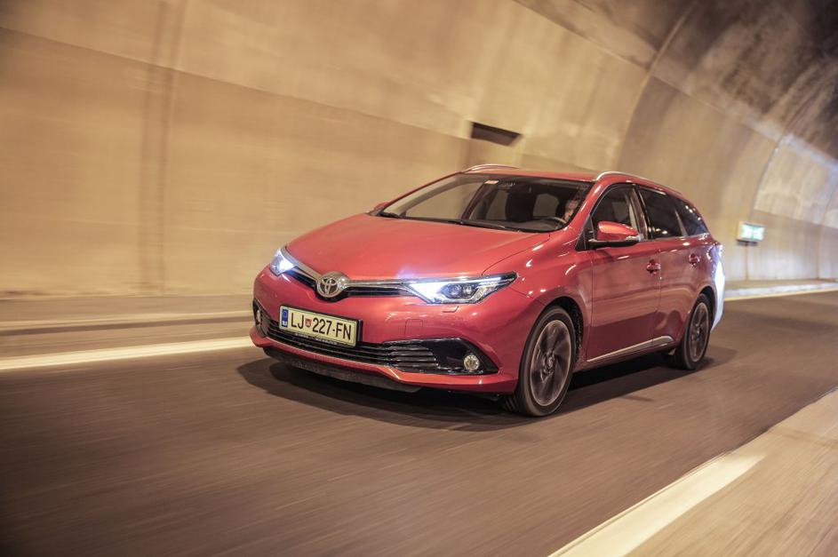 Toyota Auris touring sports