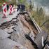 Robert Golob na obisku v Baški grapi Baška grapa poplave