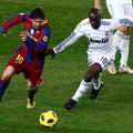 Lionel Messi in Lassana Diarra