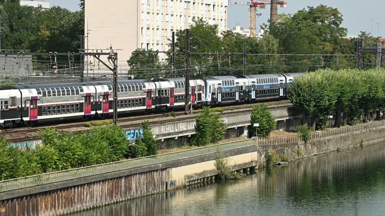 reka Sena v Parizu, kjer so našli trupla moških