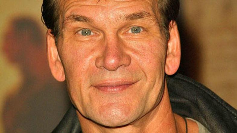 Swayze je še vedno v bolnišnici.