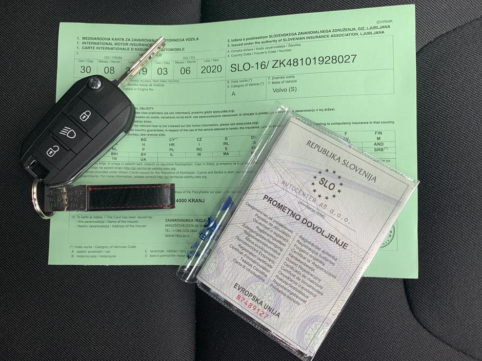 Zelena karta prometno dovoljenje | Avtor: Andrej Leban