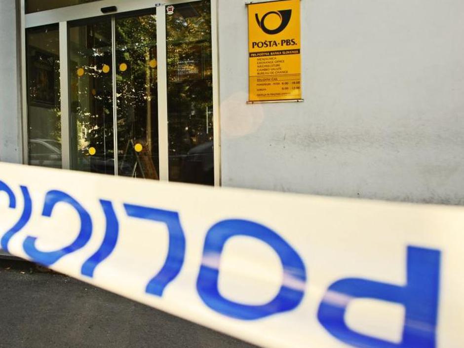 Rop pošte na Poljanskem nasipu v Ljubljani | Avtor: Saša Despot