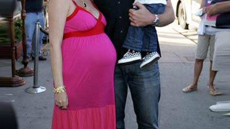 Družinica se je povečala za novo članico.