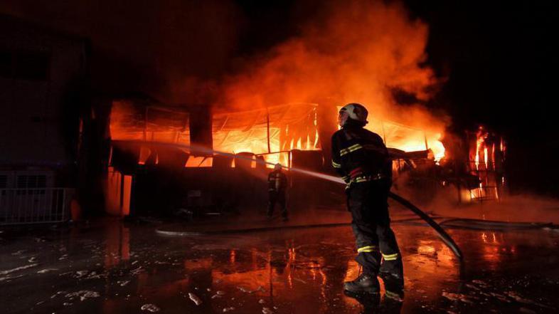 Požar je gasilcem uspelo pogasiti do jutra. (Foto: 24sata.hr)