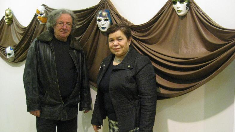 Breda Drenek Sotošek (z možem Francijem) se je s solzami v očeh poslovila od svo