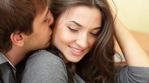 Dotik in poljub delujeta protibolečinsko. (Foto: Shutterstock)
