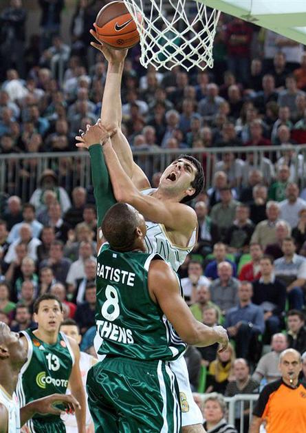 Batiste (št. 8), ki ga kličejo The Beast (Zver), je prikazal potezo v slogu svoj