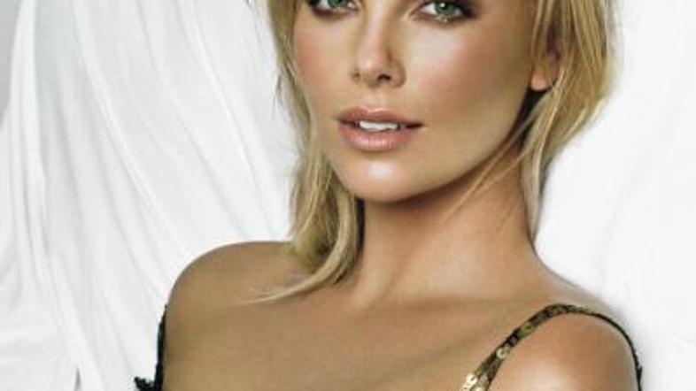 Verjetno bomo kmalu izvedeli, ali bo Charlize res zibala.