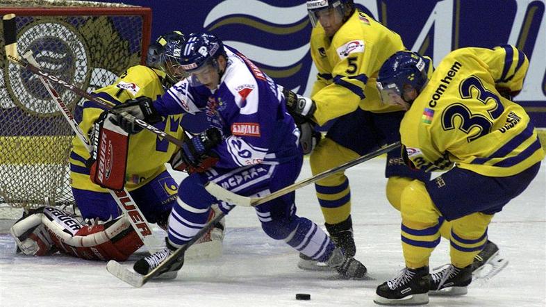 Toni Dahlman v modro-belem dresu finske reprezentance. (Foto: Reuters)