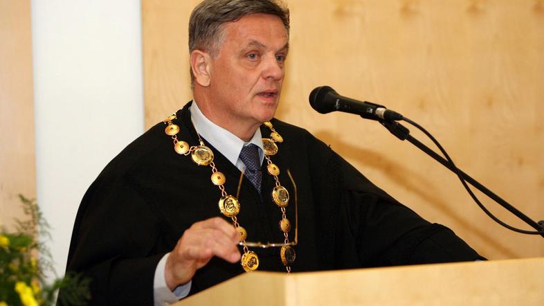 "Če ne bo pritožb, bi se lahko gradnja začela že marca ali aprila," je o gradnji