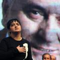 Marija naj bi se pojavljala na fotografijah, ki prikazujejo, kako skupaj z Nikol