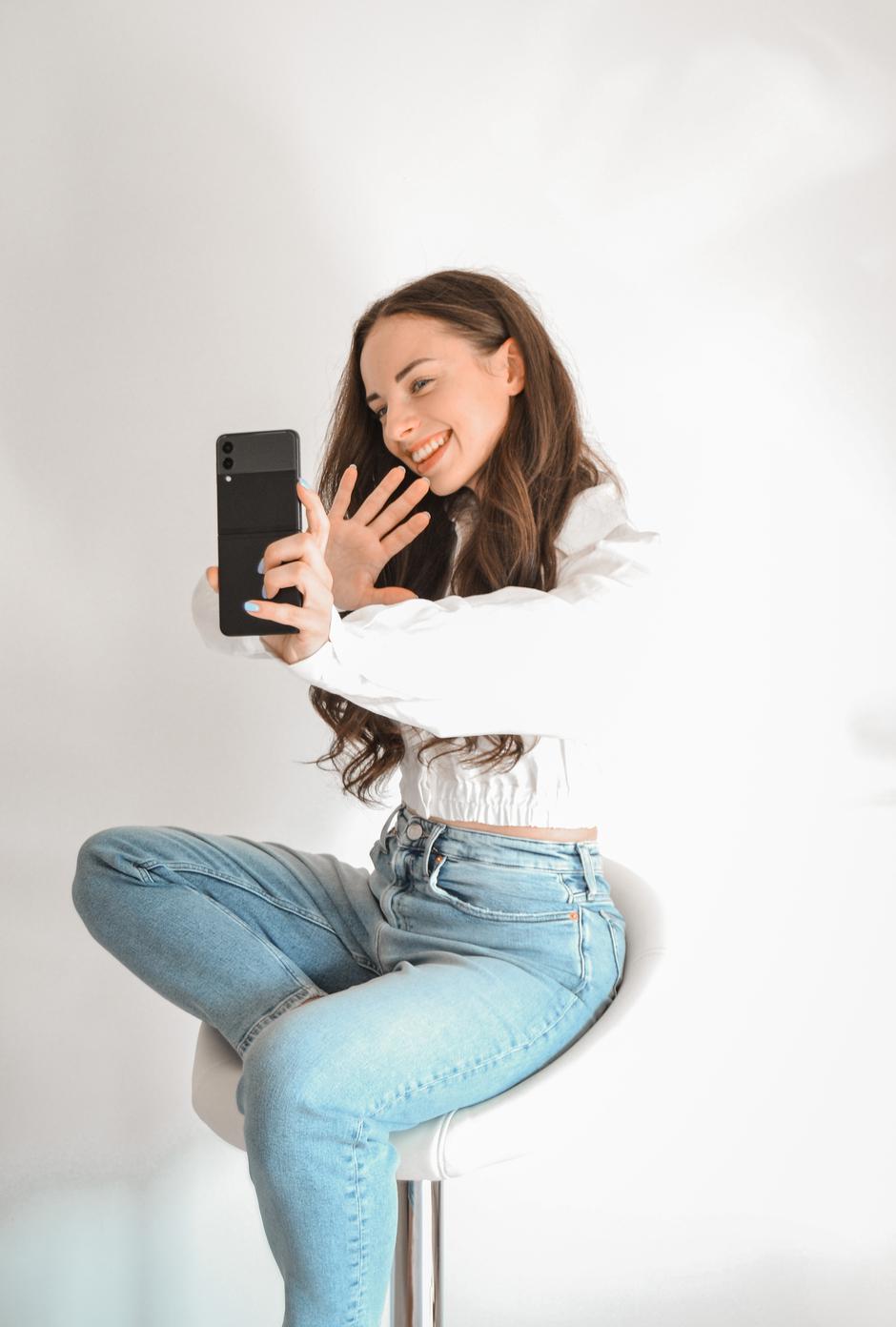 Samsung galaxy z flip3 5g - klara jazbec | Avtor: Samsung